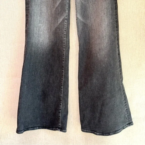 MOTHER the patch pocket twister sneak jeans in up in smoke - Picture 9 of 16